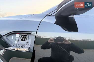 Внедорожник / Кроссовер Audi e-tron 2020 в 