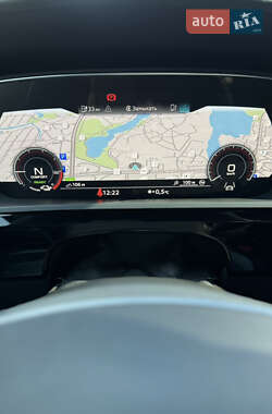 Внедорожник / Кроссовер Audi e-tron 2022 в 