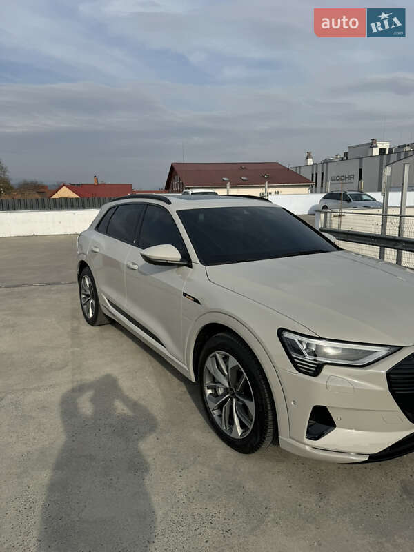 Внедорожник / Кроссовер Audi e-tron 2020 в Мукачево
