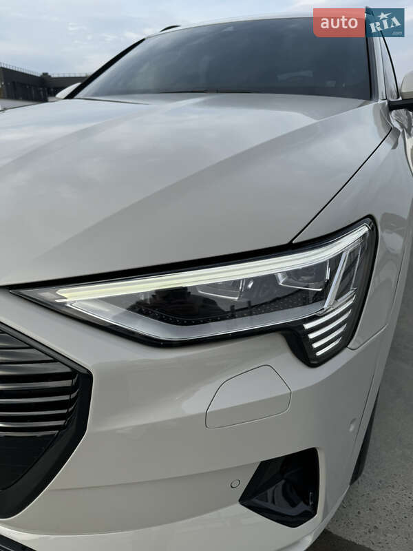 Внедорожник / Кроссовер Audi e-tron 2020 в Мукачево