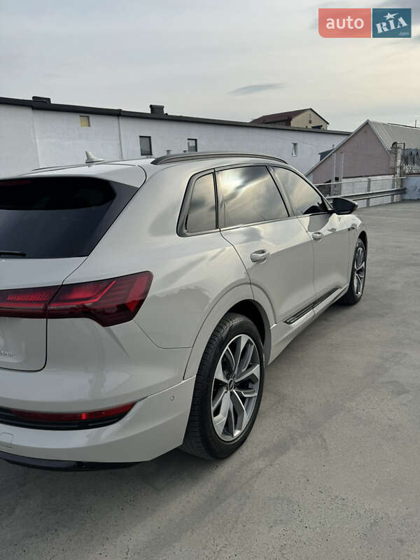 Внедорожник / Кроссовер Audi e-tron 2020 в Мукачево