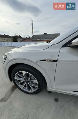 Внедорожник / Кроссовер Audi e-tron 2020 в 