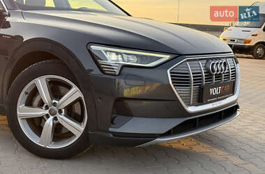 Внедорожник / Кроссовер Audi e-tron 2019 в 