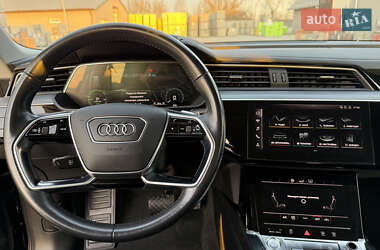Внедорожник / Кроссовер Audi e-tron 2019 в 