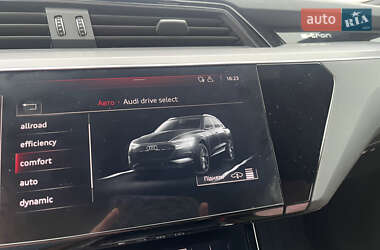 Внедорожник / Кроссовер Audi e-tron 2019 в 