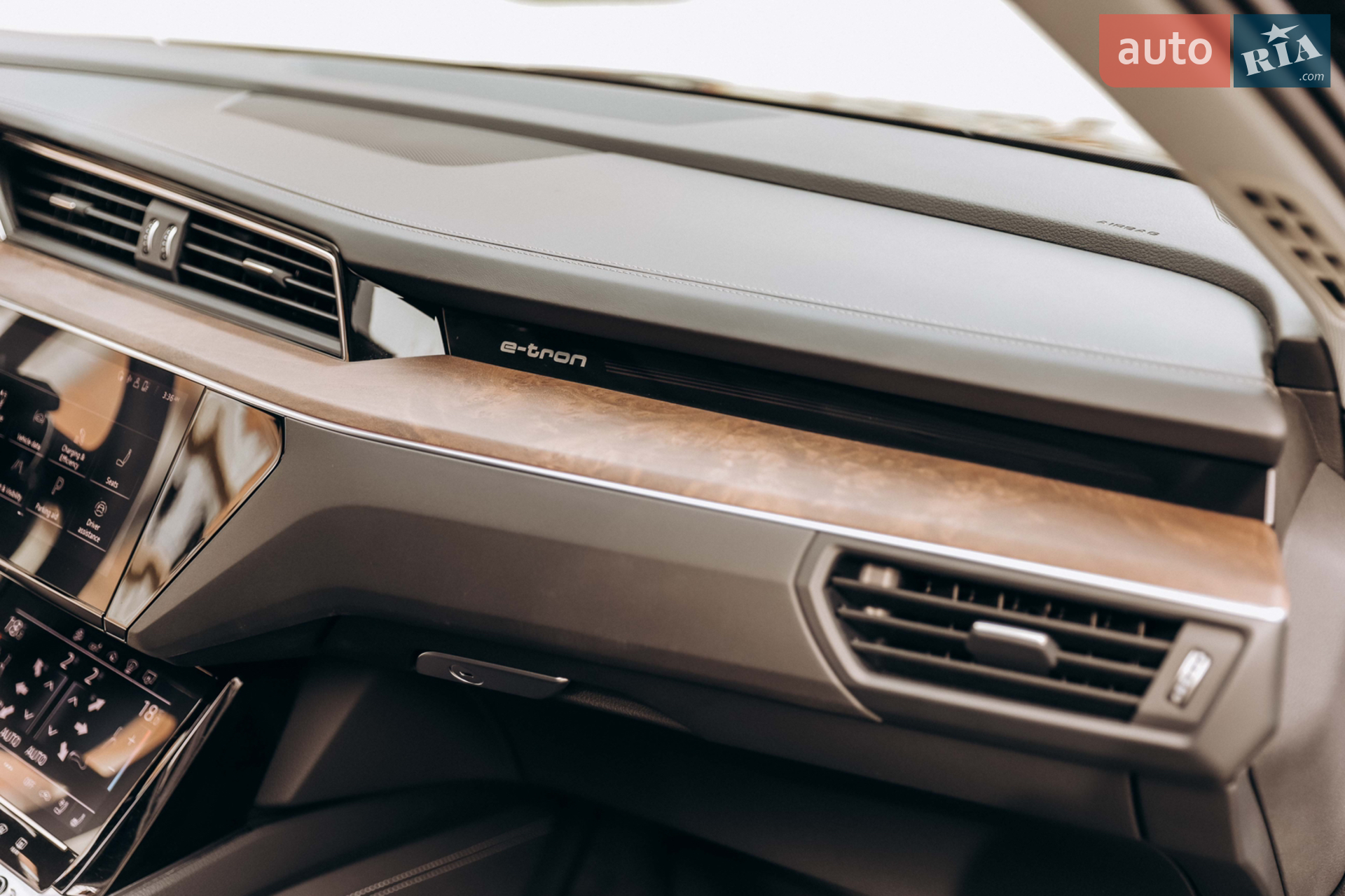2019 Audi e-tron - мініатюра 53