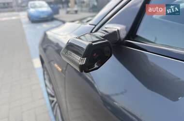 Позашляховик / Кросовер Audi e-tron 2019 в 