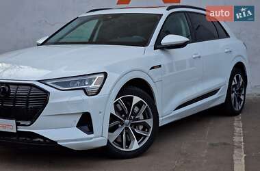 Внедорожник / Кроссовер Audi e-tron 2020 в 