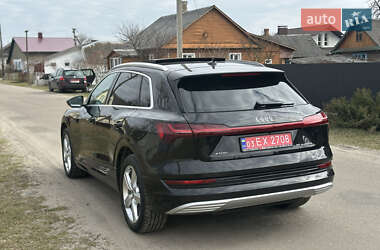 Позашляховик / Кросовер Audi e-tron 2020 в 