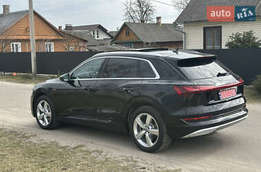Позашляховик / Кросовер Audi e-tron 2020 в 