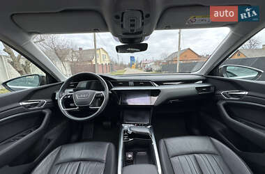 Позашляховик / Кросовер Audi e-tron 2020 в 