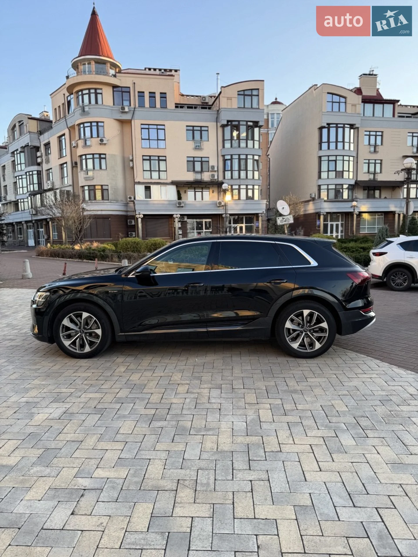 2019 Audi e-tron - мініатюра 9