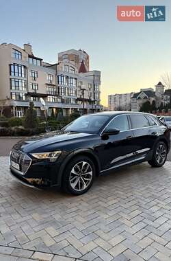 Позашляховик / Кросовер Audi e-tron 2019 в 