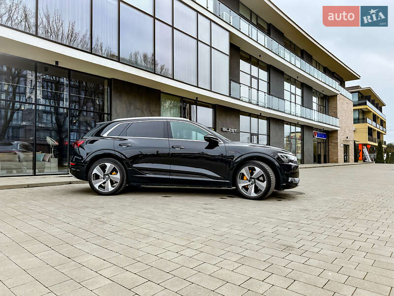 Внедорожник / Кроссовер Audi e-tron 2019 в Ужгороде