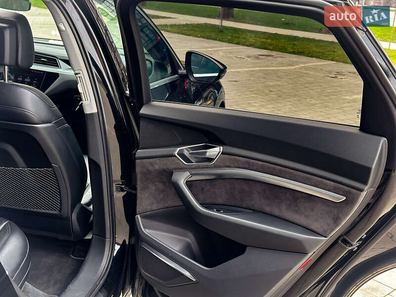 Внедорожник / Кроссовер Audi e-tron 2019 в Ужгороде