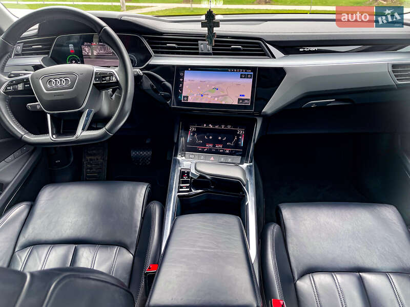 Внедорожник / Кроссовер Audi e-tron 2019 в Ужгороде