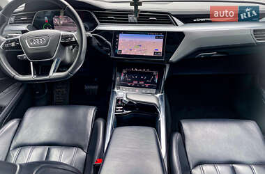Внедорожник / Кроссовер Audi e-tron 2019 в 