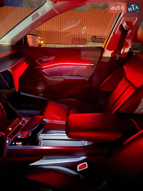 Внедорожник / Кроссовер Audi e-tron 2019 в Ужгороде