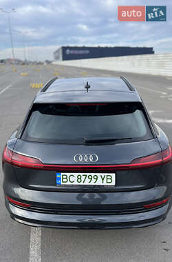 Внедорожник / Кроссовер Audi e-tron 2020 в 