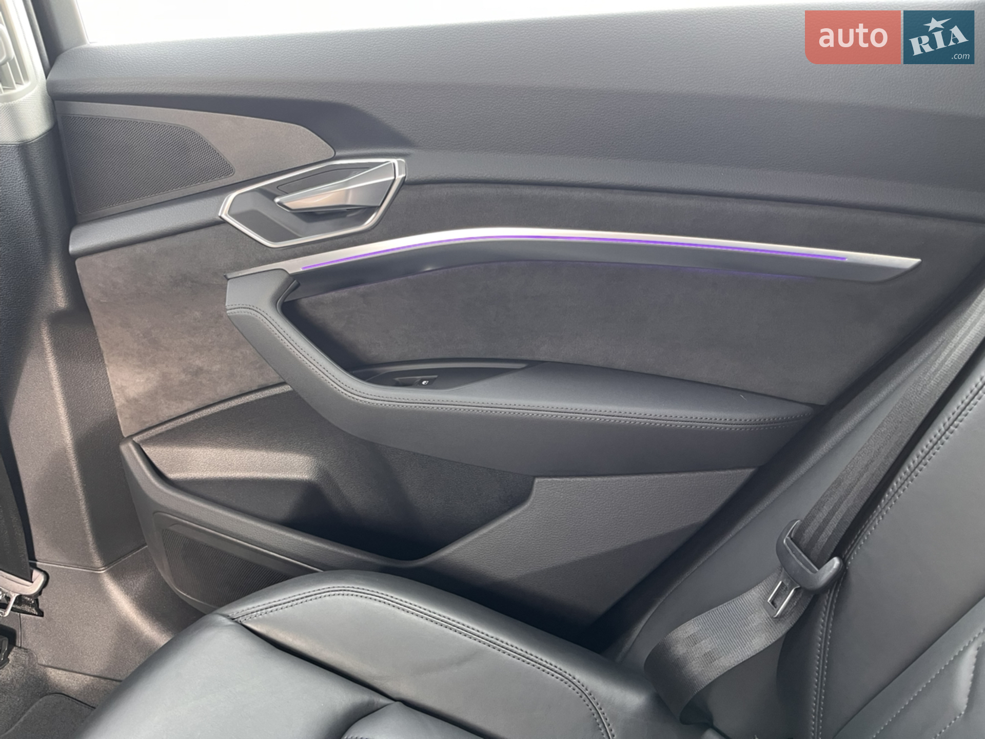 2020 Audi e-tron - мініатюра 26