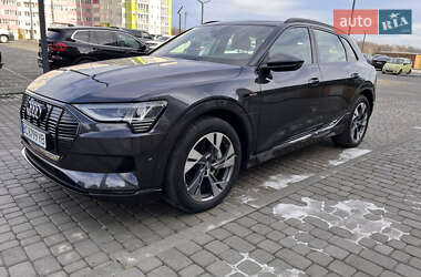 Внедорожник / Кроссовер Audi e-tron 2020 в 