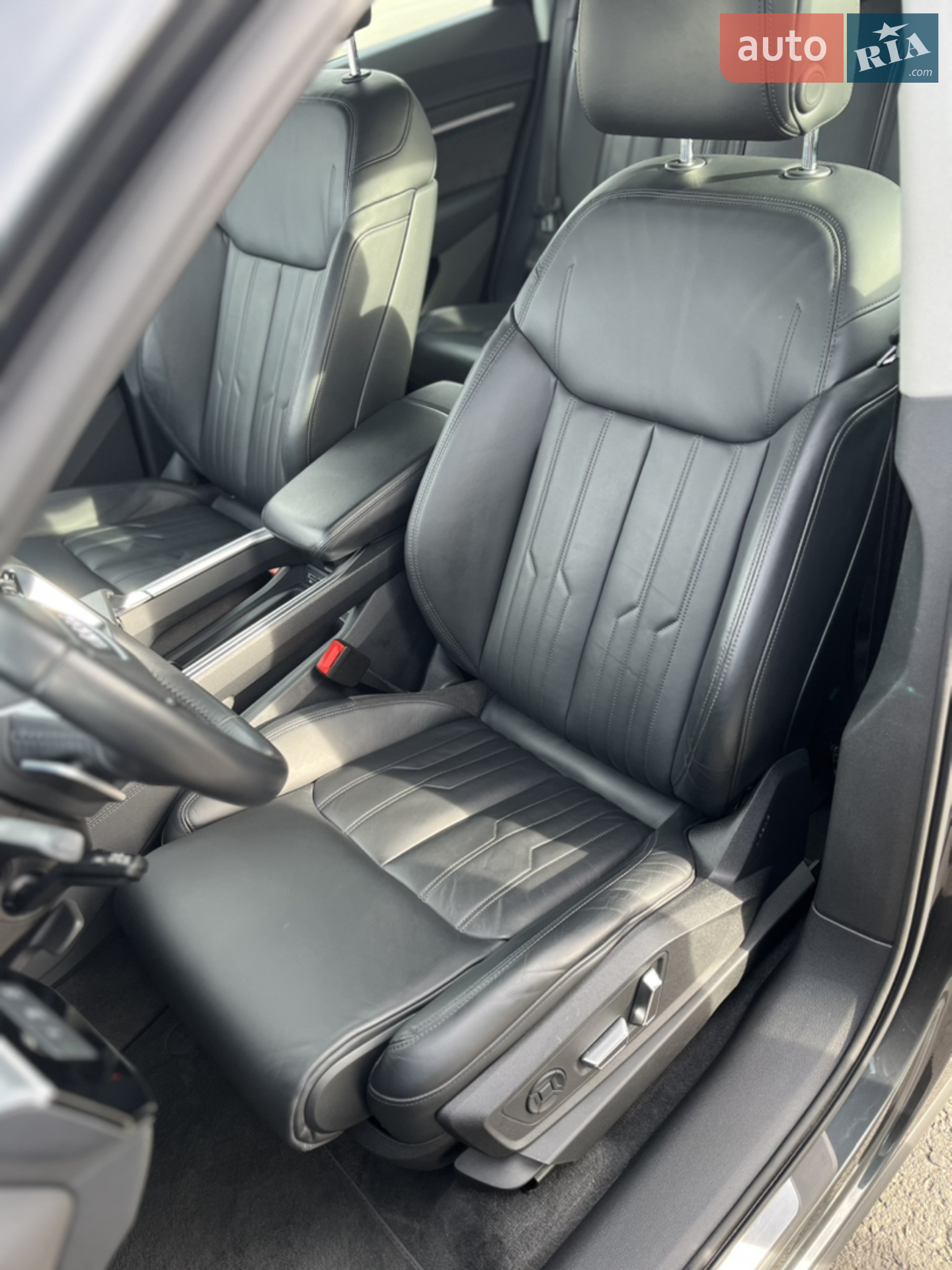 2020 Audi e-tron - мініатюра 106
