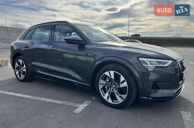 Внедорожник / Кроссовер Audi e-tron 2020 в 