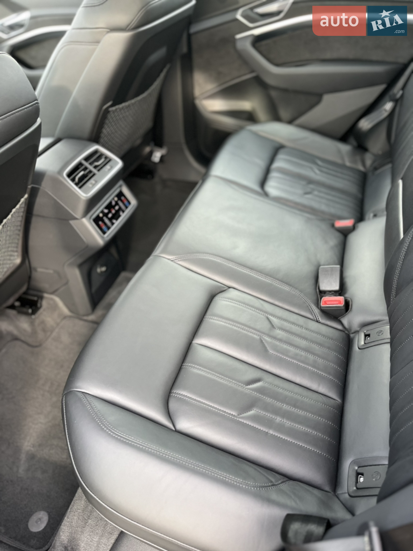 2020 Audi e-tron - мініатюра 119