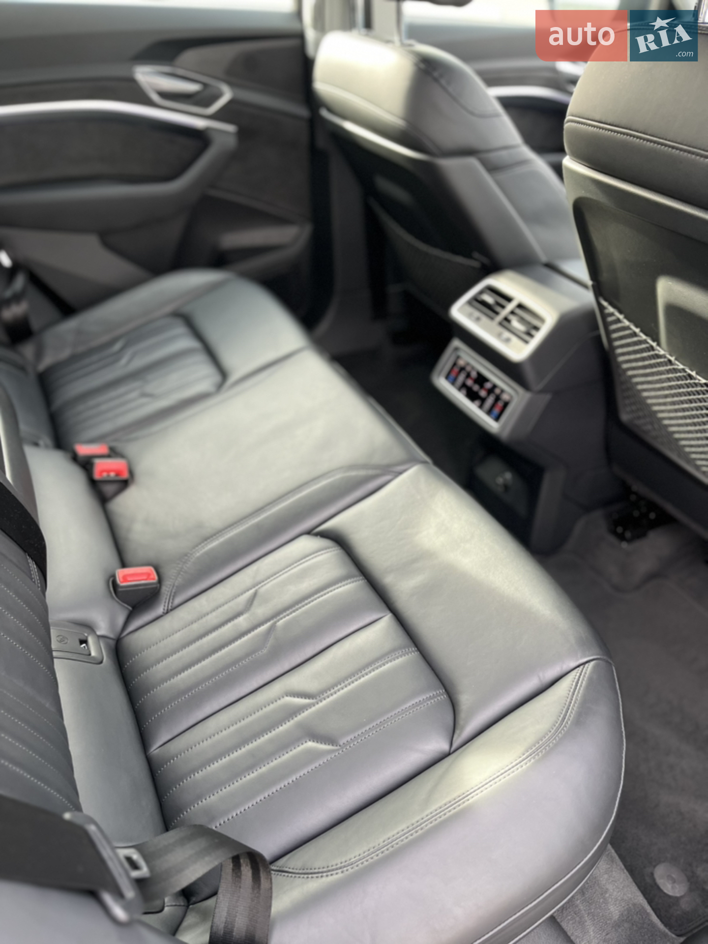 2020 Audi e-tron - мініатюра 128