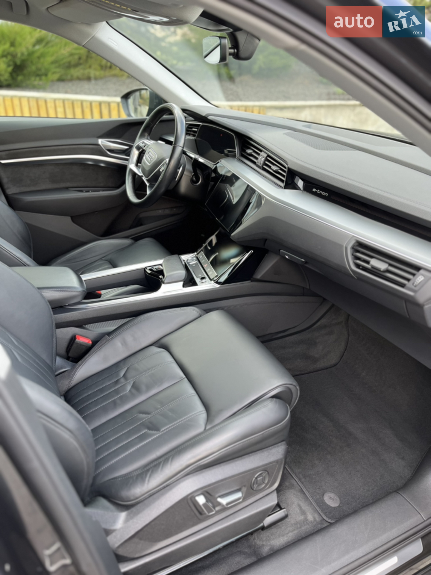 2020 Audi e-tron - мініатюра 159