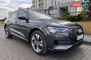 Внедорожник / Кроссовер Audi e-tron 2020 в 