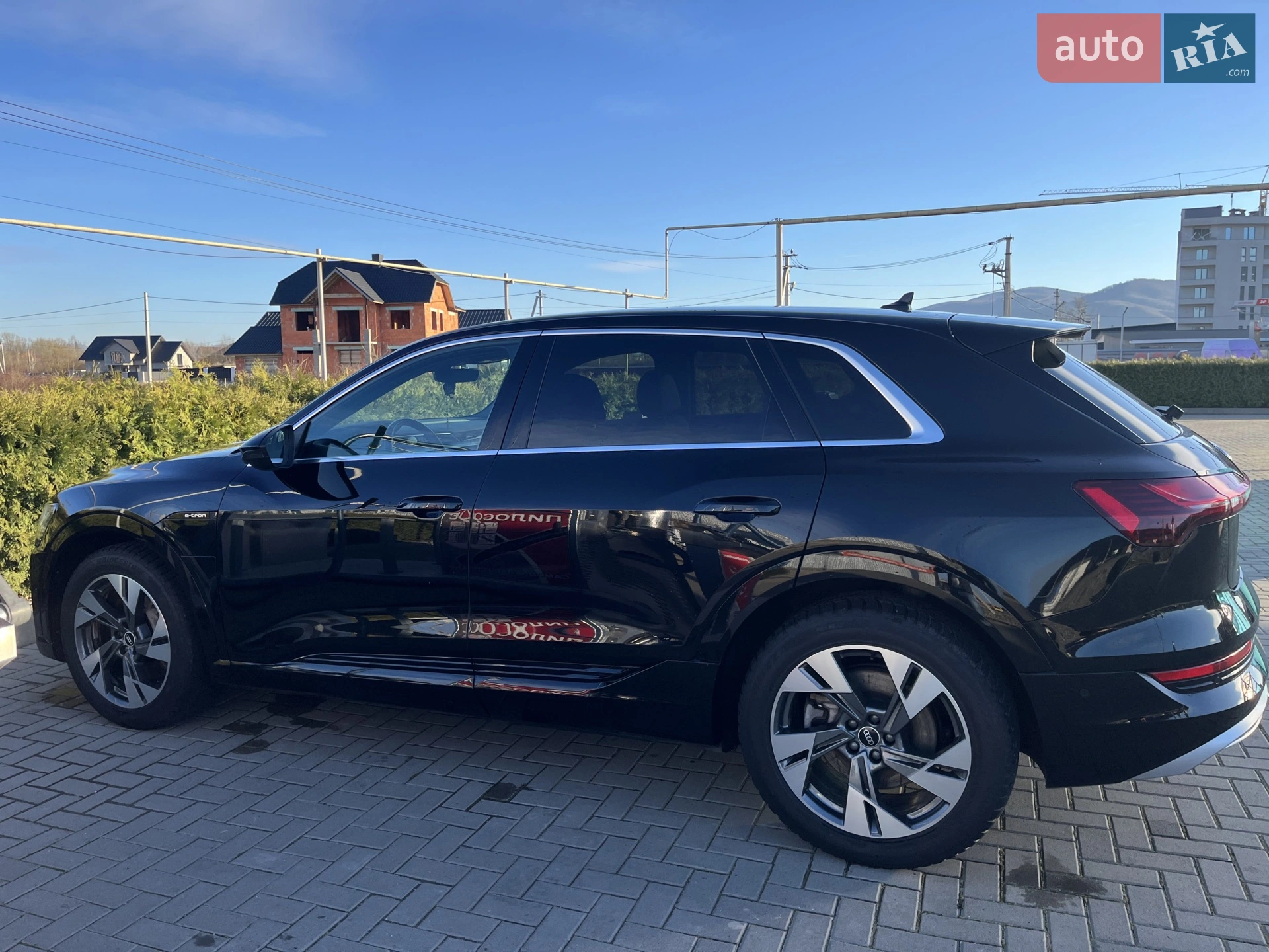 2020 Audi e-tron - мініатюра 2