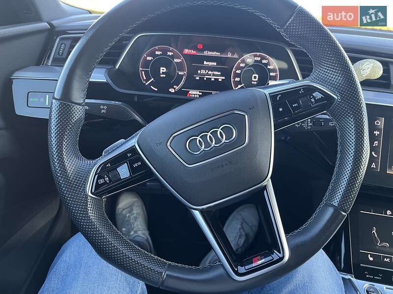 Внедорожник / Кроссовер Audi e-tron 2020 в Хусте