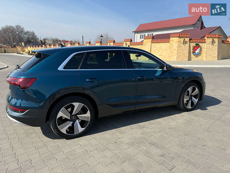 Позашляховик / Кросовер Audi e-tron 2021 в Ізмаїлі