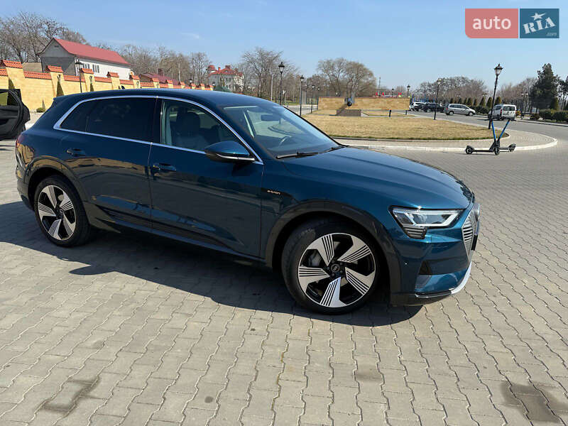 Позашляховик / Кросовер Audi e-tron 2021 в Ізмаїлі