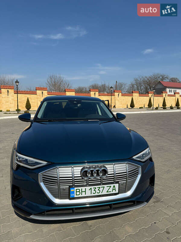 Позашляховик / Кросовер Audi e-tron 2021 в Ізмаїлі