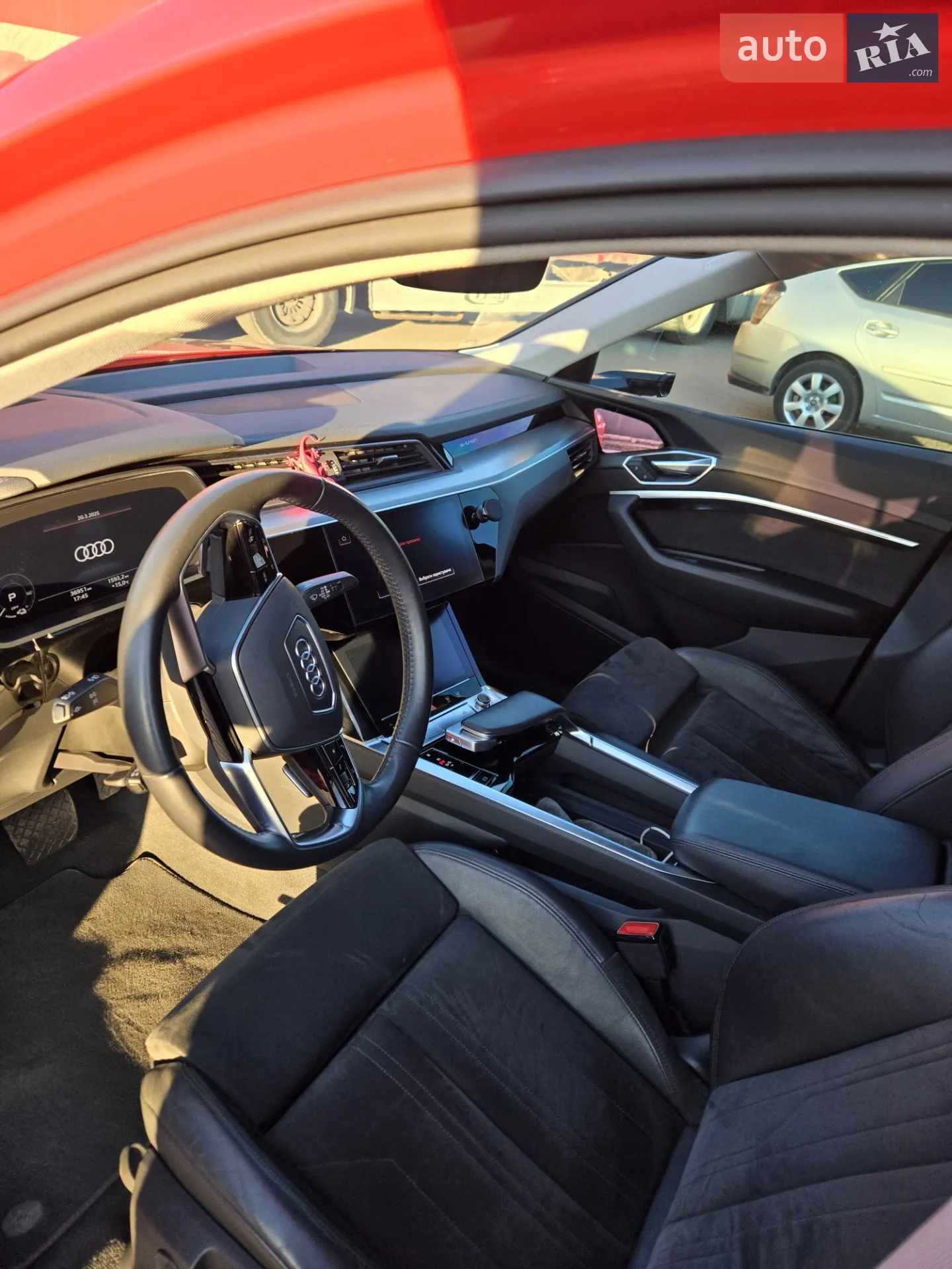 2020 Audi e-tron - мініатюра 15