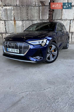Внедорожник / Кроссовер Audi e-tron 2020 в 