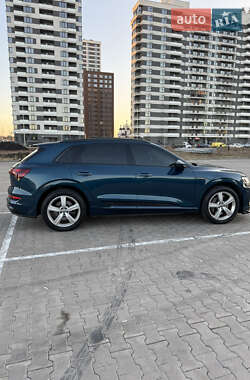 Внедорожник / Кроссовер Audi e-tron 2019 в 