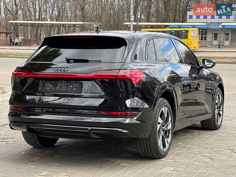 Внедорожник / Кроссовер Audi e-tron 2022 в Днепре фото 21 Внедорожник / Кроссовер Audi e-tron 2022 в Днепре