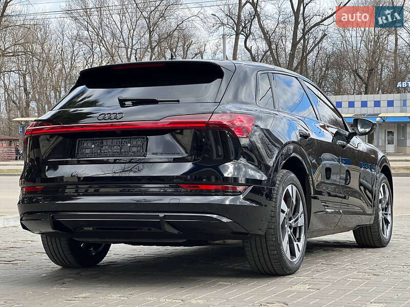 Внедорожник / Кроссовер Audi e-tron 2022 в Днепре фото 22 Внедорожник / Кроссовер Audi e-tron 2022 в Днепре