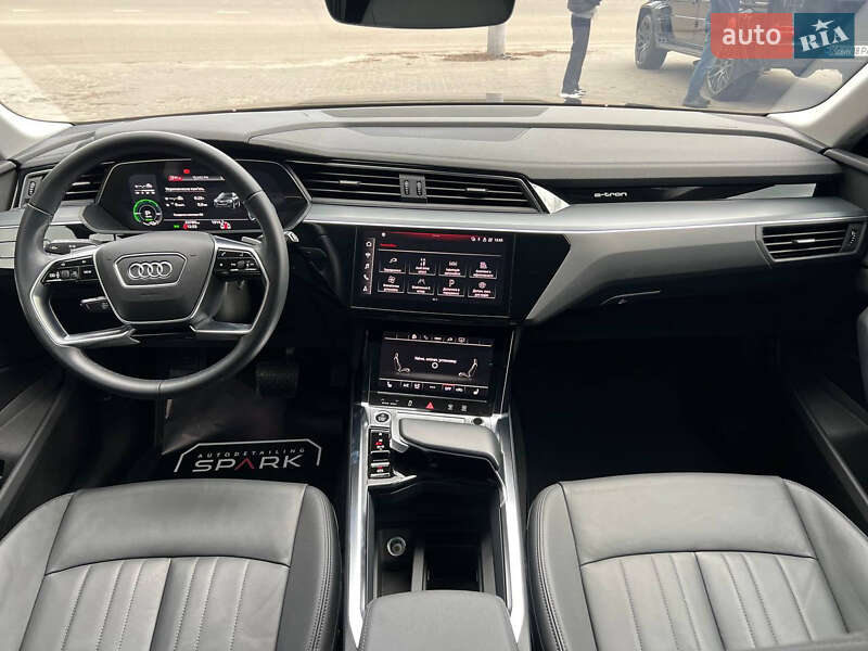 Внедорожник / Кроссовер Audi e-tron 2022 в Днепре фото 44 Внедорожник / Кроссовер Audi e-tron 2022 в Днепре