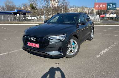 Внедорожник / Кроссовер Audi e-tron 2020 в 