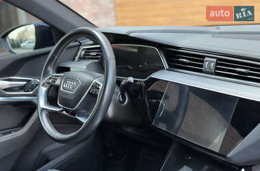 Внедорожник / Кроссовер Audi e-tron 2020 в 