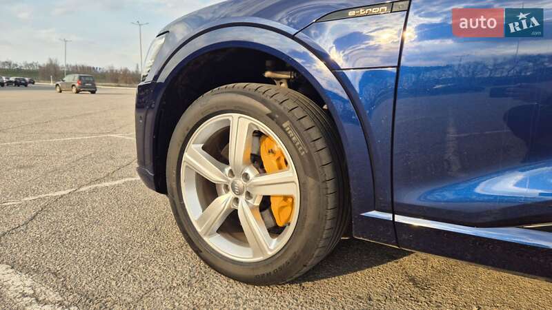 Внедорожник / Кроссовер Audi e-tron 2020 в Днепре