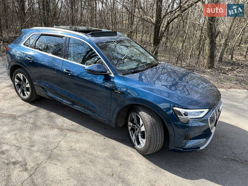 Внедорожник / Кроссовер Audi e-tron 2020 в Днепре