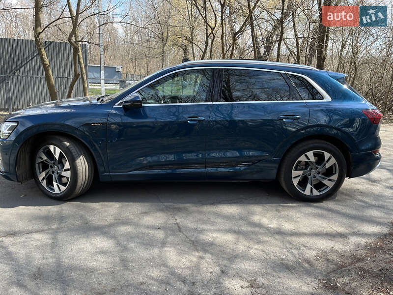 Внедорожник / Кроссовер Audi e-tron 2020 в Днепре