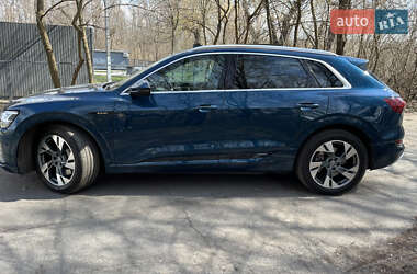 Внедорожник / Кроссовер Audi e-tron 2020 в 