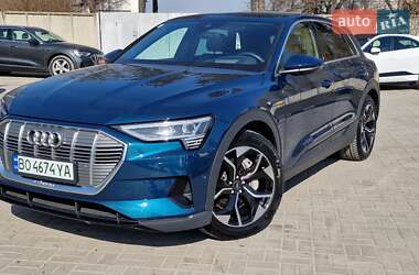 Позашляховик / Кросовер Audi e-tron 2021 в 