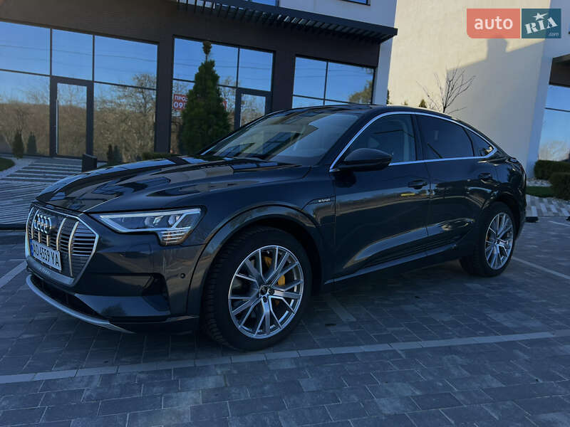 Внедорожник / Кроссовер Audi e-tron 2022 в Ужгороде